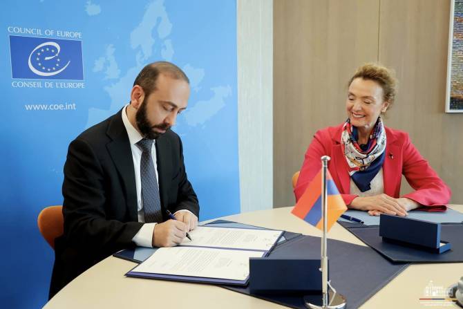 Министр иностранных дел Армении подписал Конвенцию Овьедо