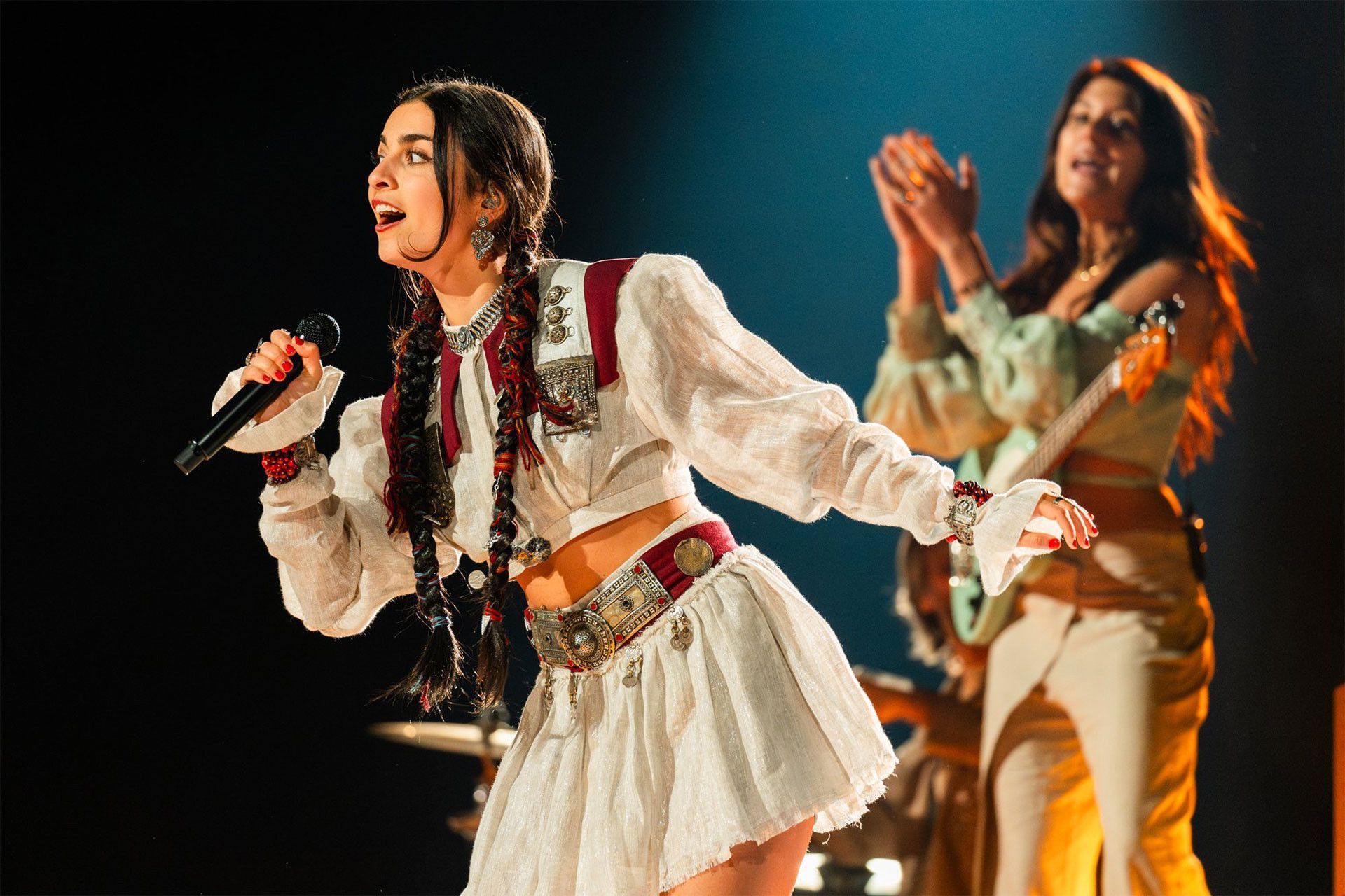 Фолк из Армении в исполнении Ladaniva надолго войдет в танцевальные плейлисты фанатов «Евровидения»: DW
