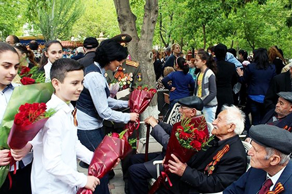 Հայաստանում՝ Հաղթանակի և խաղաղության տոն, Արցախում՝ մայիսյան Եռատոն