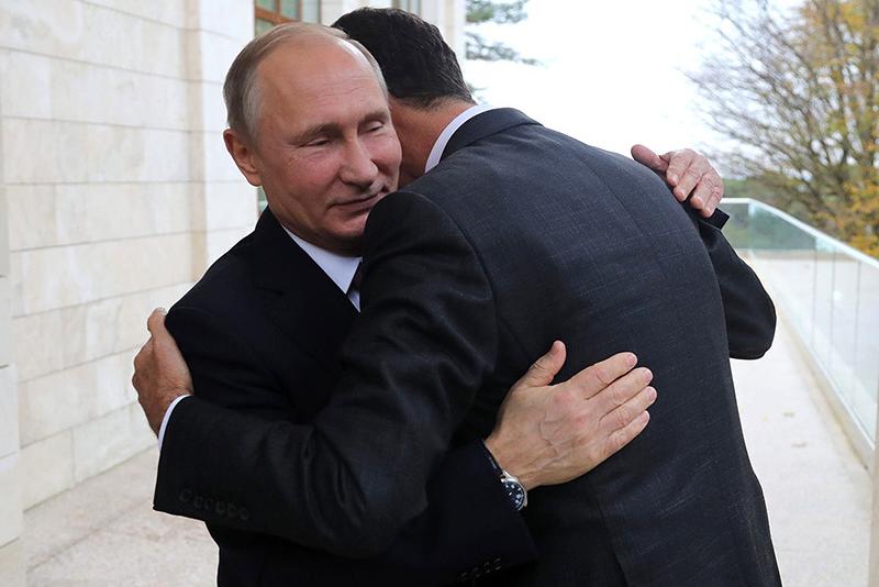 Госдепартамент сделал из фотографии обнимающихся Путина и Асада далекоидущие выводы насчет химатак в Сирии
