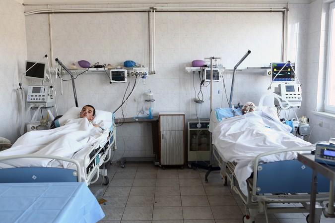 Находящийся в госпитале Степанакерта раненный военнослужащий в сознании: угрозы для его жизни нет