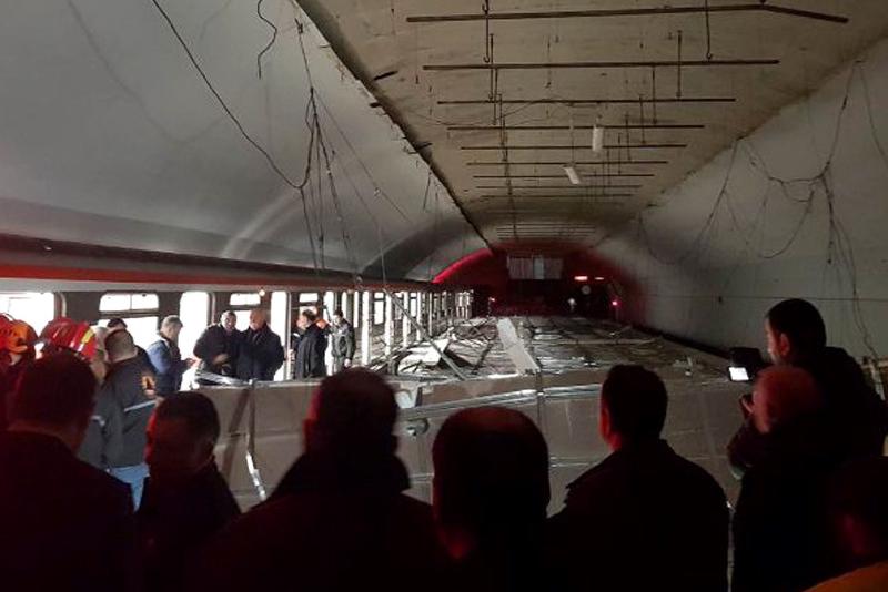 В результате обрушения потолка на станции метро в Тбилиси пострадали 14 человек