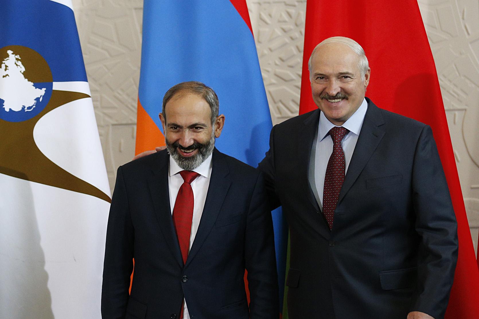 Советник: У Пашиняна не было возможности высказать Лукашенко мнение о поставках «Полонезов»