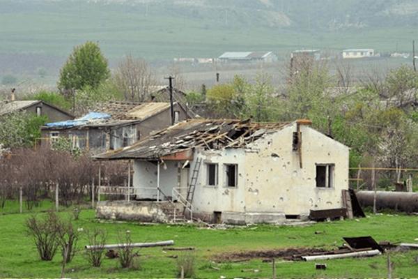 ВС Азербайджана обстреляли село Баганис: повреждено два дома, раненных нет
