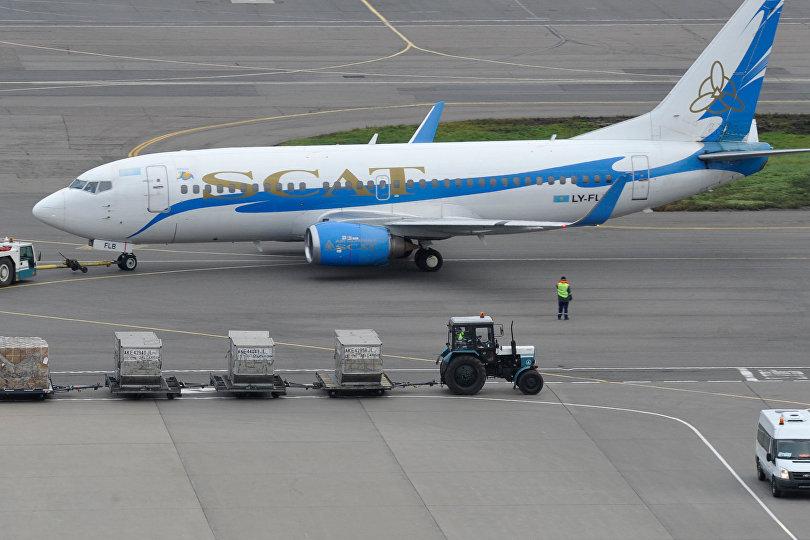 Самолет Астана-Ереван совершил экстренную посадку в Актау