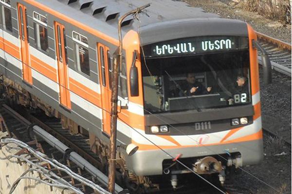 ЧП в Ереване: Сотрудник метрополитена погиб под колесами поезда