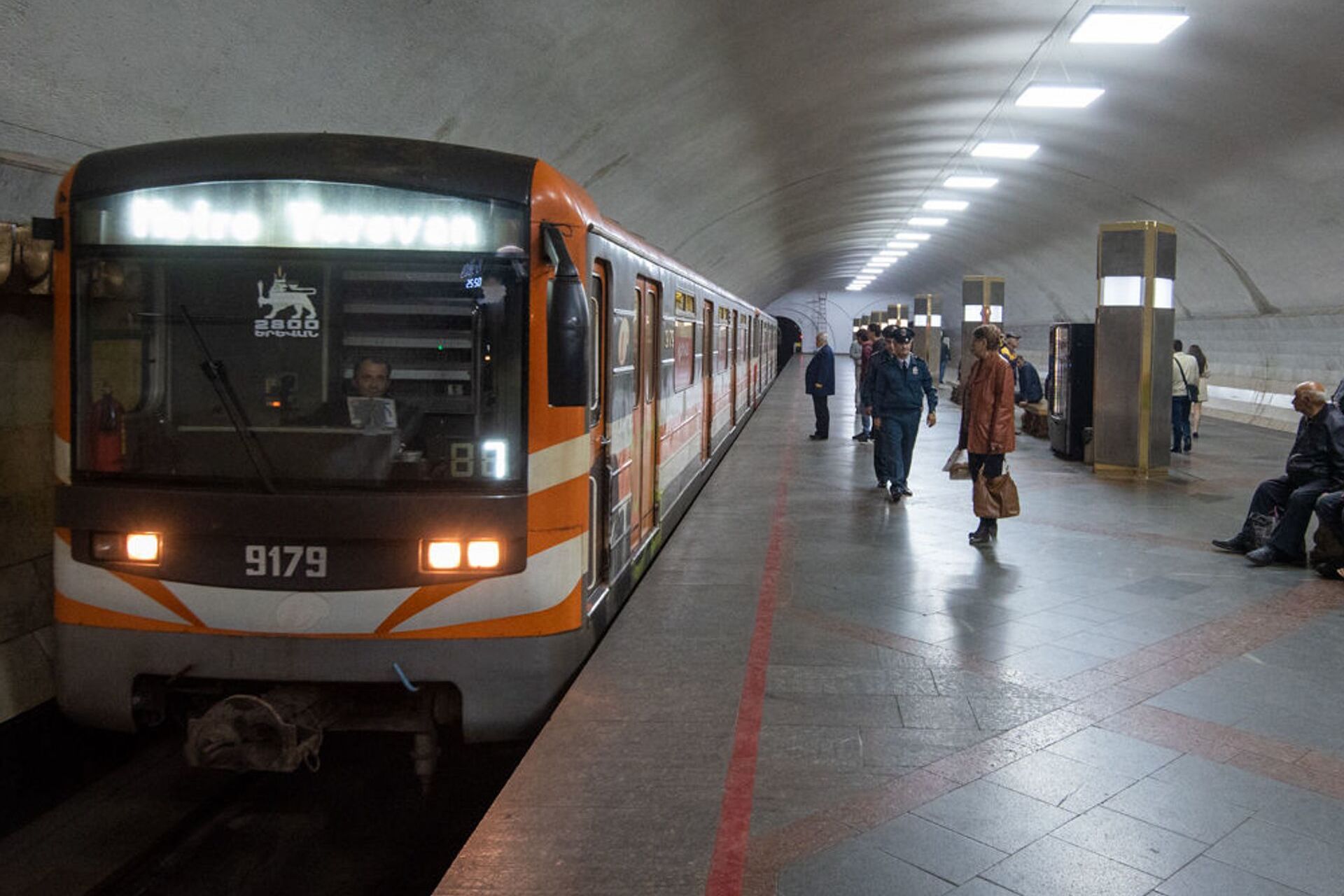 С 13 мая Ереванский метрополитен станет работать до полуночи