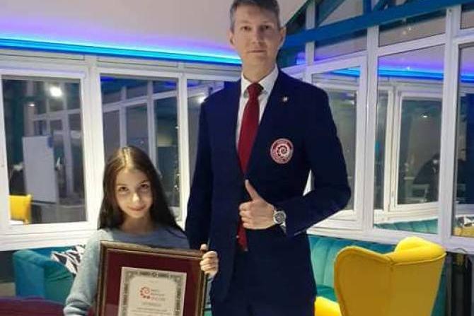 Ребенок с самым большим голосовым диапазоном: 12-летняя Милен Каранян стала рекордсменкой России и мира, побив предыдущий рекорд  