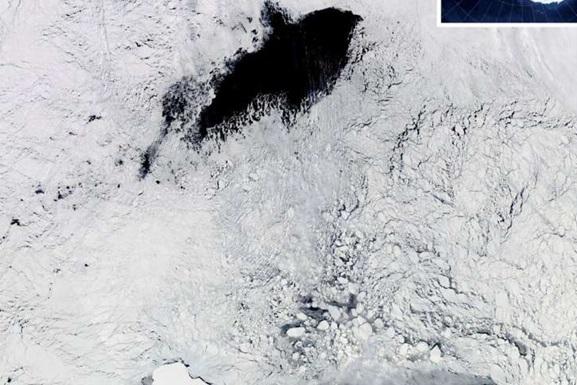 Установлены причины появления аномальных гигантских дыр в ледяном покрове Антарктиды
