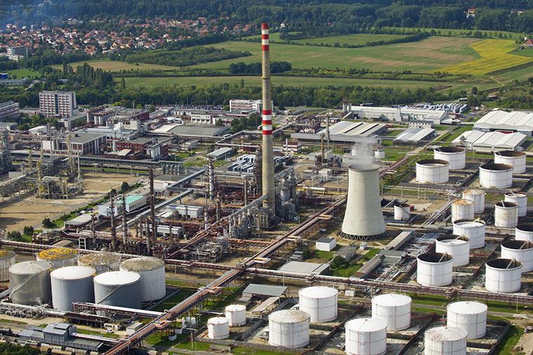 Взрыв на химической фабрике в Чехии: 6 человек погибли