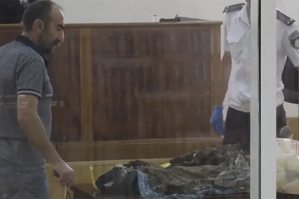 Պավլիկ Մանուկյանն անձամբ զննեց ՊՊԾ գնդում սպանված ոստիկանների հագուստները