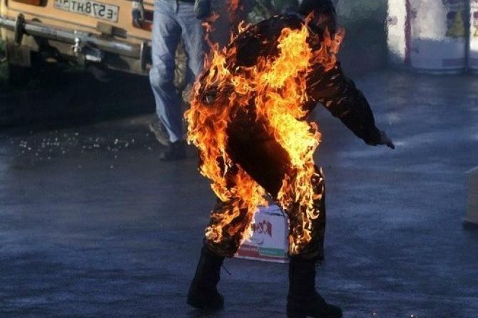 В Ереване мужчина средних лет совершил попытку самосожжения