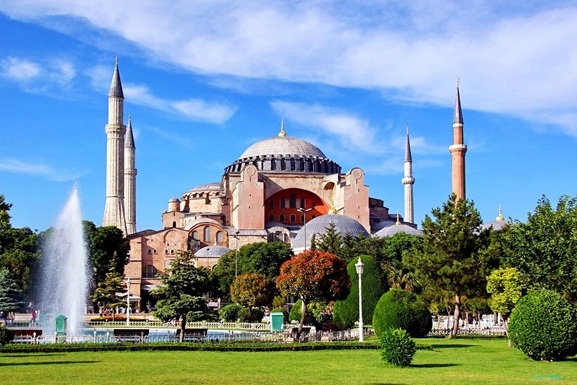 От эпохи Римской империи до Турецкой республики: история собора  Святой Софии, который хотят сделать мечетью