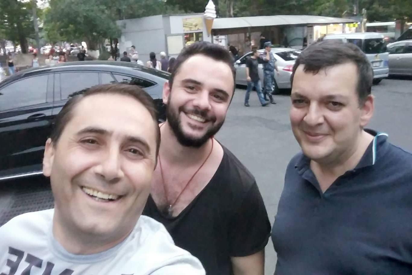 Объявленный Азербайджаном в розыск блогер-армянин добрался до Еревана