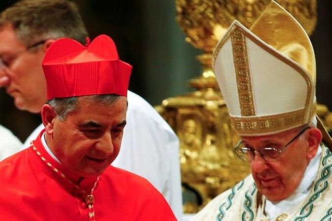 В Ватикане начался суд над кардиналом, обвиняемого в растрате сотен миллионов евро из церковных средств на покупку недвижимости