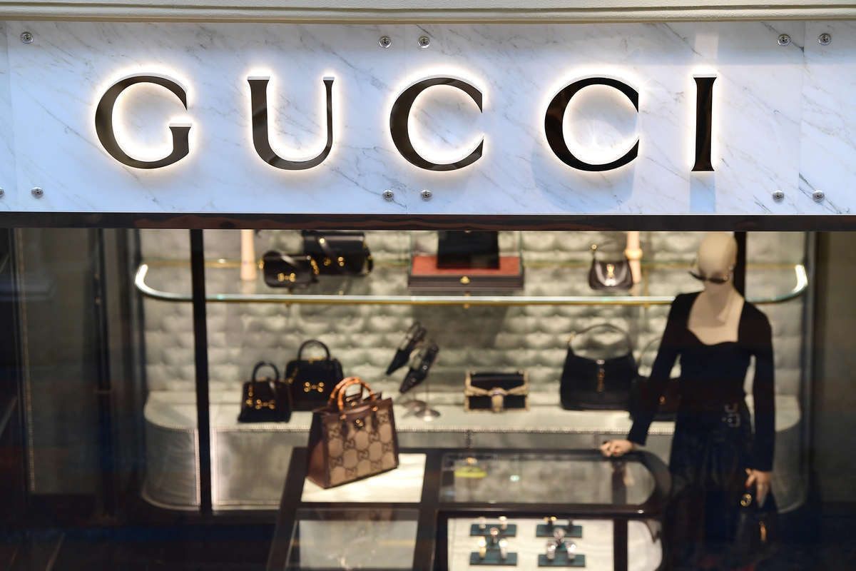 Gucci вновь стал самым популярным в мире брендом, подвинув Balenciaga