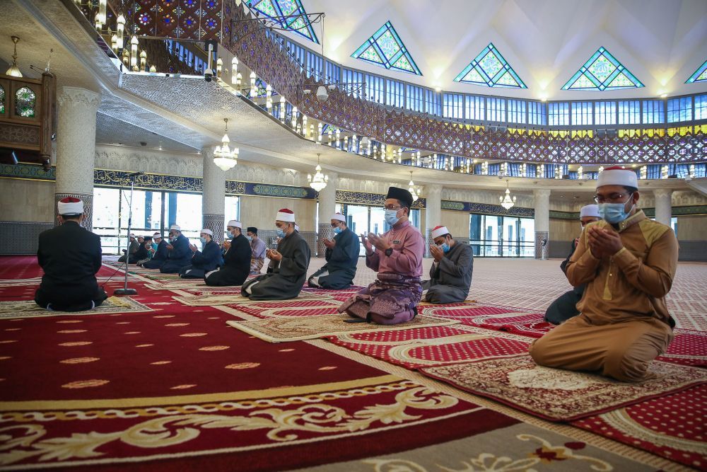 В Малайзии хотят принять поправки к закону шариата, ужесточающие наказание за «оскорбление ислама» и «продвижение ЛГБТ»