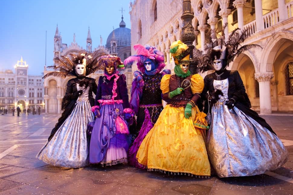 Венеция в этом году лишилась своего знаменитого карнавала, потеряв за один месяц около 70 млн евро прибыли