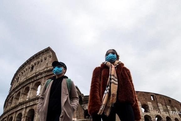 Без обязательного двухнедельного карантина: Италия открыла границы для туристов