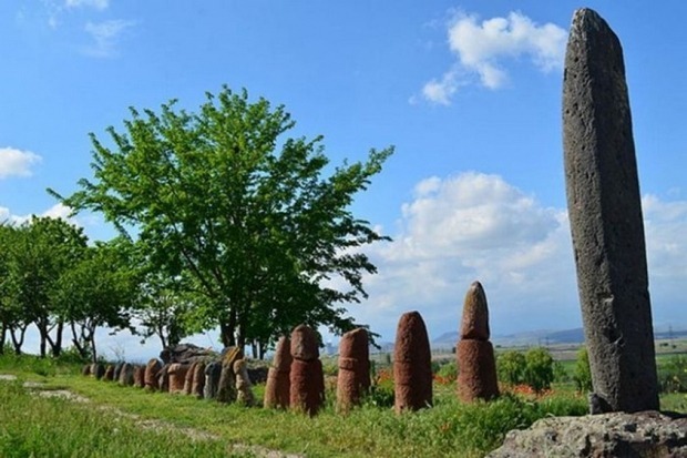 Свидетели древней исчезнувшей истории: грандиозные камни-вишапы – истинные «долгожители» армянской культуры