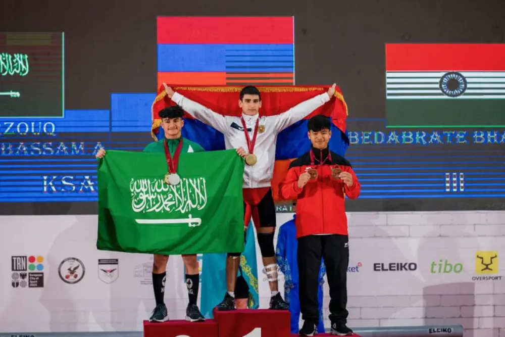 Тяжелоатлет Сережа Барсегян – золотой призер Молодежного чемпионата мира