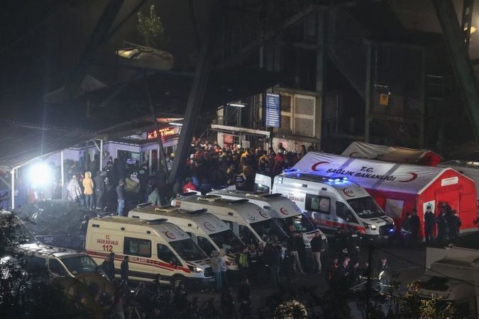 В шахте на севере Турции произошел взрыв: погибли 40 человек