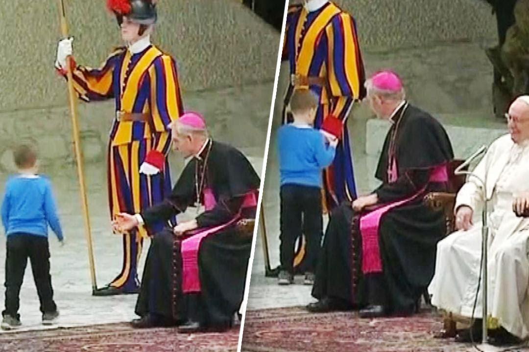 Глухонемой мальчик выбежал на сцену во время аудиенции Папы Римского в Ватикане