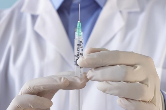 В Германии и США с недоверием восприняли известие о создании в РФ вакцины, указав на отсутствие информации о ее испытаниях и безопасности