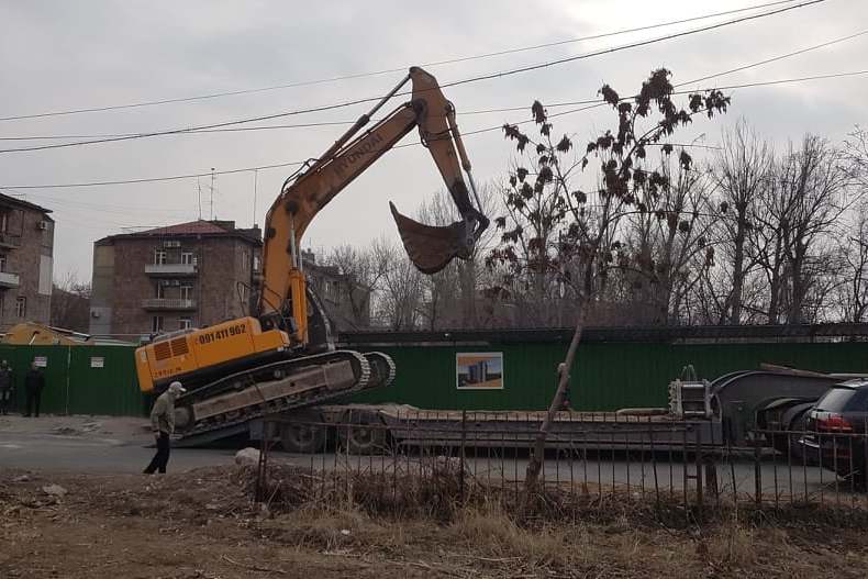 «Բացահայտնվել են նոր խայտառակ խախտումներ, որոնք պահանջում են Ձեր անհապաղ միջամտությունը»․ «Ֆիզգորոդոկ»-ի բնակիչները դիմում են քաղաքապետին