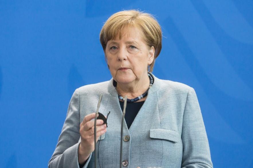 Ангела Меркель после двухнедельной самоизоляции вернулась к работе в своей канцелярии: Die Welt
