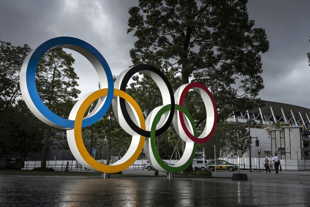 Из‑за пандемии: на Олимпиаде в Токио спортсмены будут сами надевать себе на шею медали