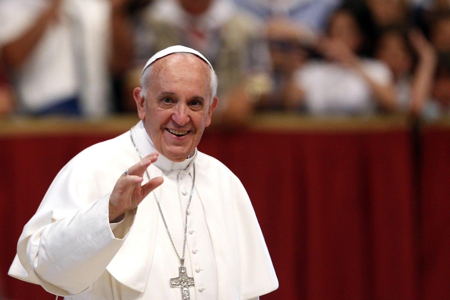 «Это богоугодное дело»: Папа Римский посоветовал спать во время молитвы