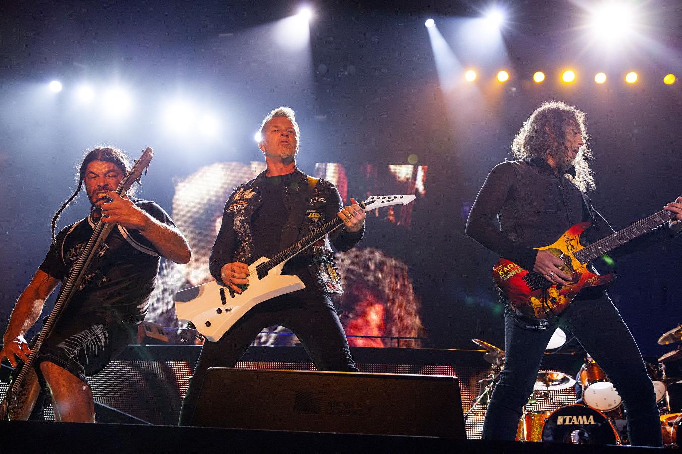 Рок-группа Metallica спасла от закрытия организацию помощи бездомным