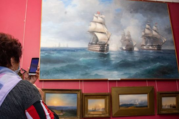 В музее Севастополя впервые выставили полотна Айвазовского 
