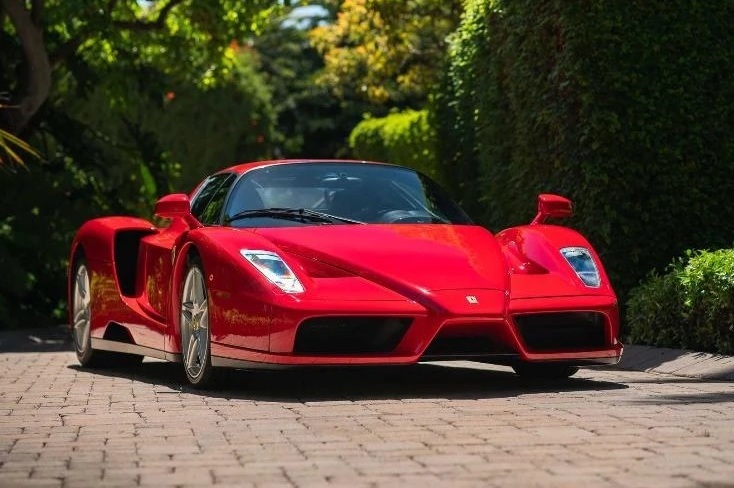 Ferrari Enzo 2003 года стал самым дорогим автомобилем, проданным с аукциона 