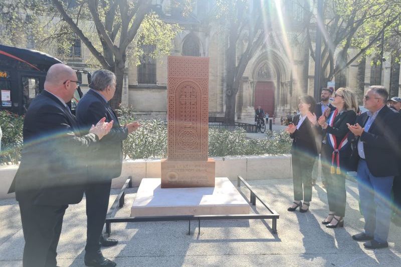 В центре французского города Ним состоялась церемония открытия хачкара и площади, посвященной памяти жертв Геноцида армян