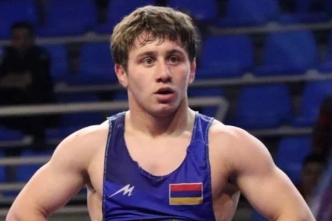 Борец Сурен Агаджанян завоевал золотую медаль на молодежном чемпионате Европы