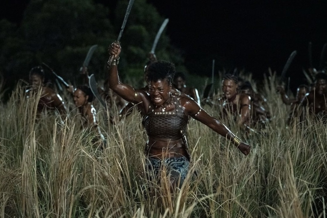 Sony выпустила первый официальный трейлер эпического фильма об африканской войне «Женщина-король»  