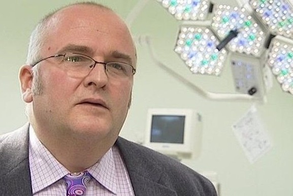 Хирург-трансплантолог выжигал свои инициалы на печени пациентов