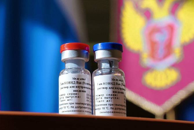 Министр здравоохранения России предоставил Армении образцы вакцины от COVID-19 «Спутник V»