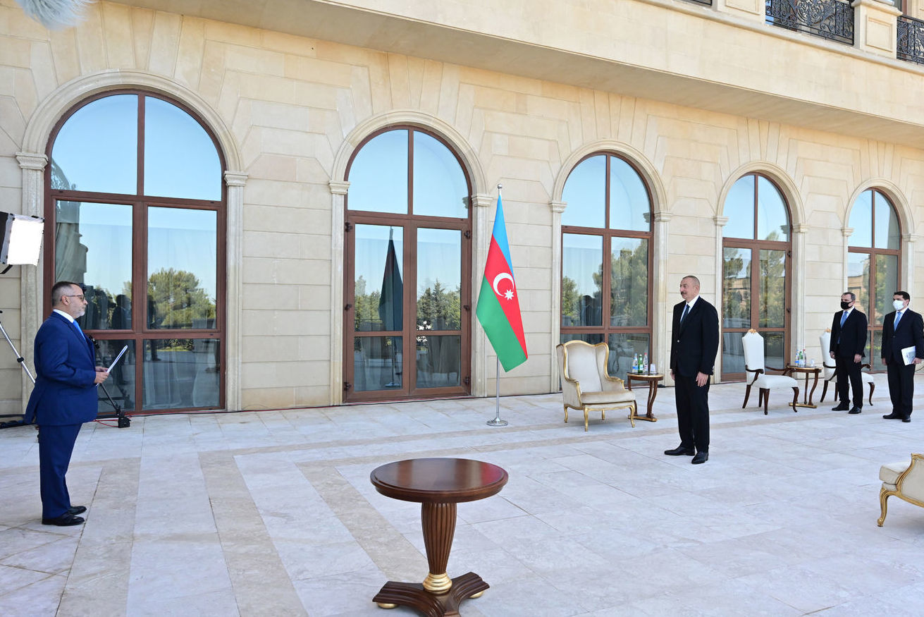 Алиев послу Греции: Мы во всех случаях будем поддерживать Турцию