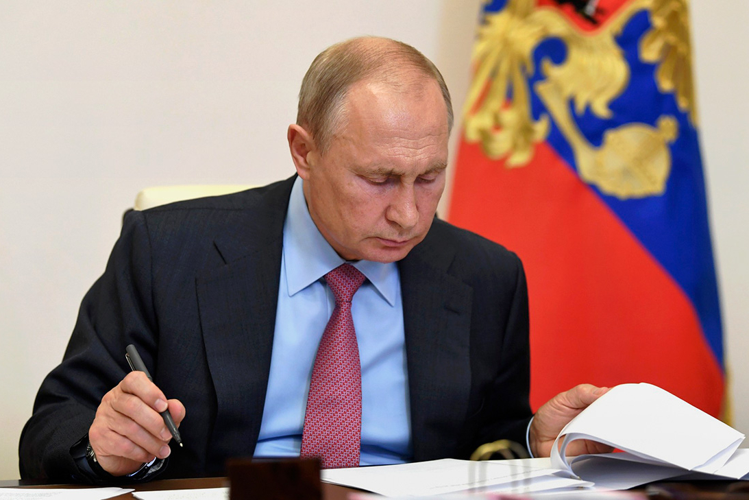 Путин подписал указ о создании гуманитарного центра по Карабаху