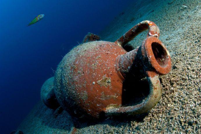Еще одна древняя находка: у побережья Албании обнаружены амфоры возрастом около 2500 лет