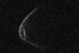 К Земле приближается астероид, который, как шутят ученые, в связи с ситуацией с коронавирусом решил обзавестись… защитной маской