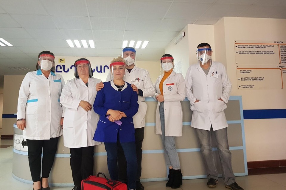 Կորոնավիրուսից պաշտպանող 2600 դիմավահան «Արմաթից»՝ շուրջ 50 բուժհաստատության 