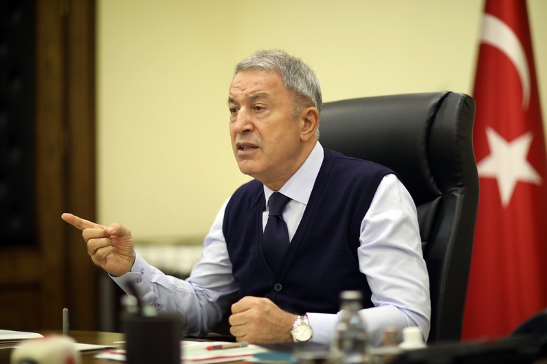 Министр обороны Турции обещает всяческую поддержку Азербайджану