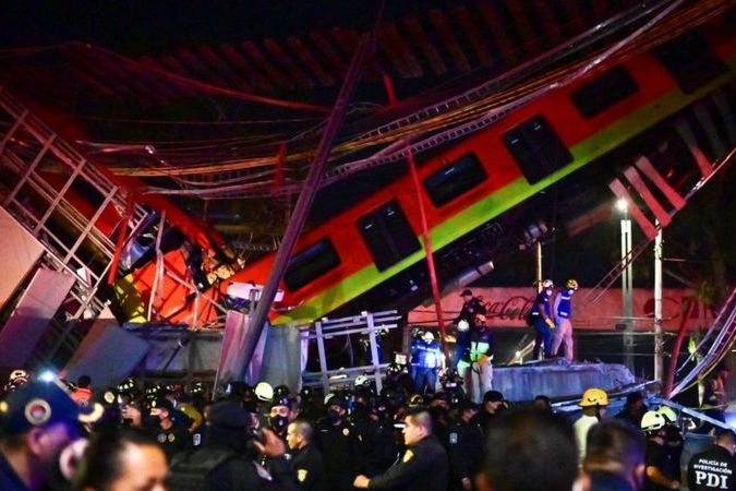 Трагедия в столице Мексики: при крушении метромоста погибли более двух десятков человек