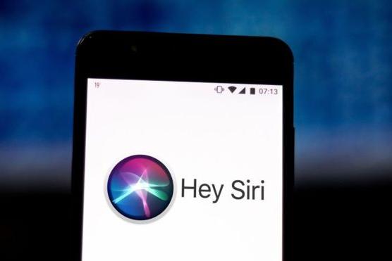 Siri слушала, записывала и расшифровывала разговоры окружающих: Apple принесла извинения 