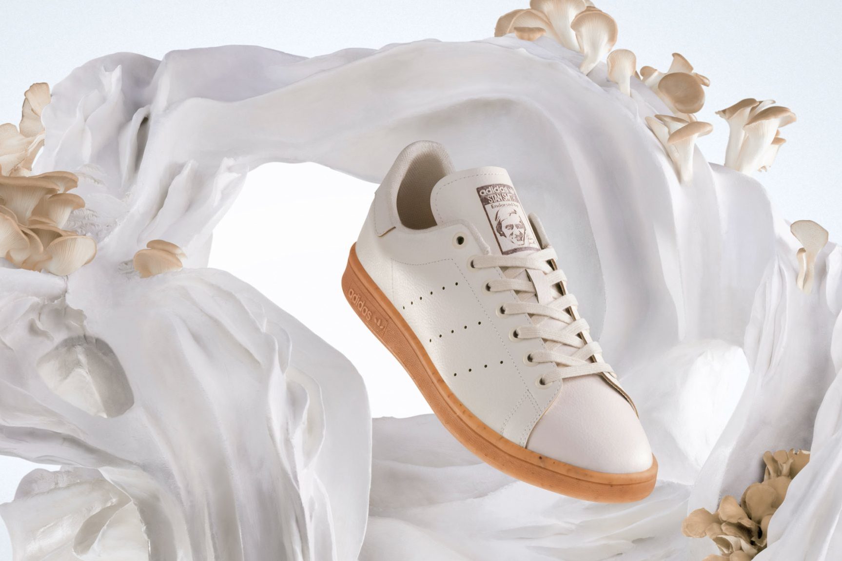 Adidas представил кроссовки из альтернативной кожи на основе… грибов