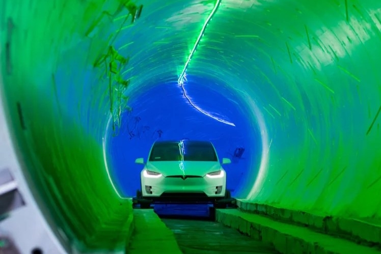 Подземный туннель Илона Маска под Лас-Вегасом открылся для первых пассажиров